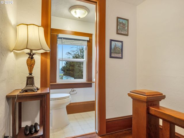 35210 ORCHARD Ln, Astoria, OR 97103