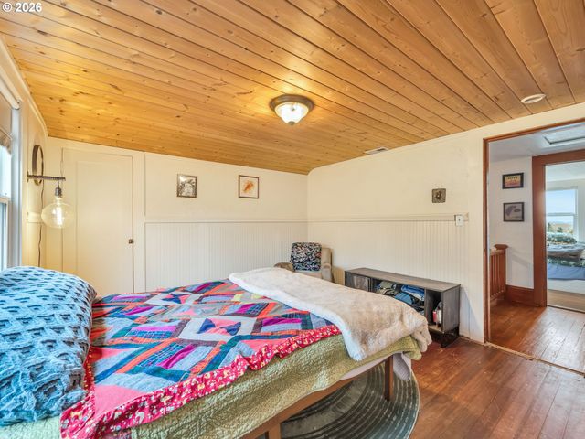 35210 ORCHARD Ln, Astoria, OR 97103