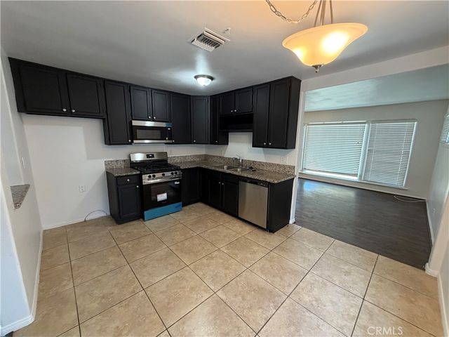 22538 Berdon Street, Woodland Hills, CA 91367