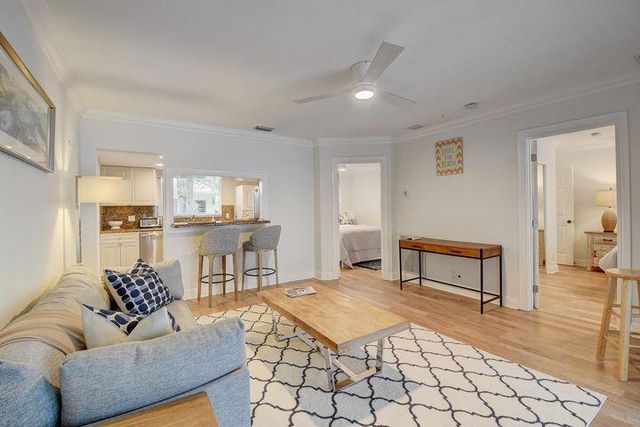 49 SE 7th Avenue 4, Delray Beach, FL 33483