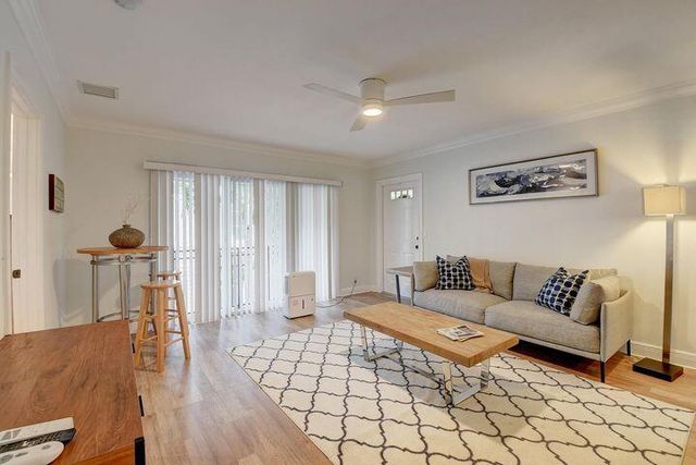 49 SE 7th Avenue 4, Delray Beach, FL 33483