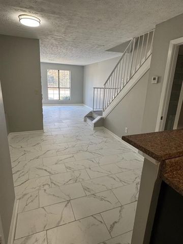 432 Prince Of Wales, Stone Mountain, GA 30083