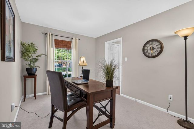 8449 LAKINHURST LN, Springfield, VA 22152