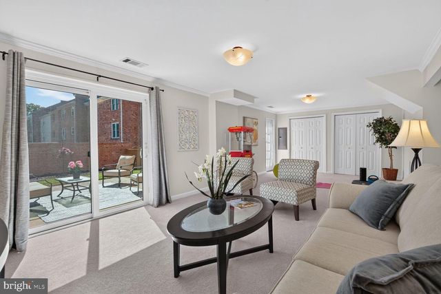 8449 LAKINHURST LN, Springfield, VA 22152