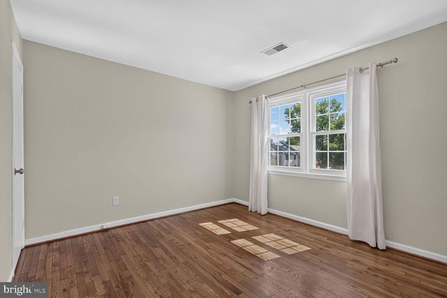 8449 LAKINHURST LN, Springfield, VA 22152