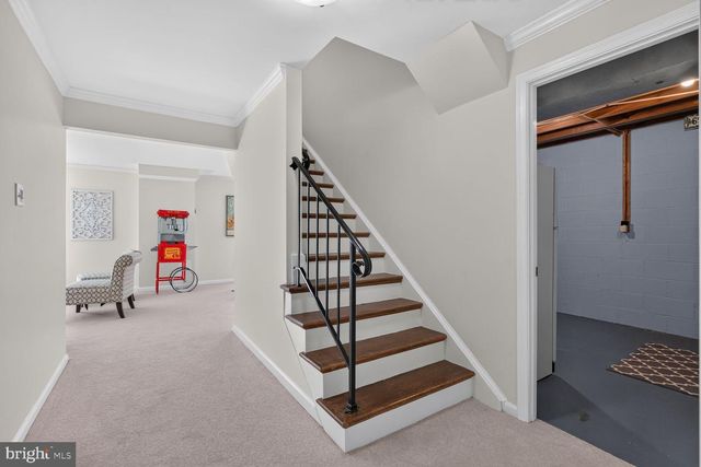8449 LAKINHURST LN, Springfield, VA 22152