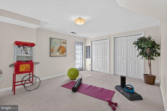 8449 LAKINHURST LN, Springfield, VA 22152