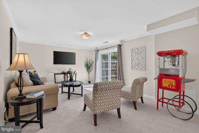 8449 LAKINHURST LN, Springfield, VA 22152