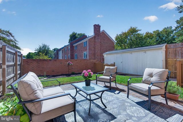 8449 LAKINHURST LN, Springfield, VA 22152