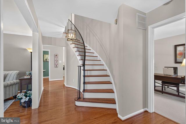 8449 LAKINHURST LN, Springfield, VA 22152