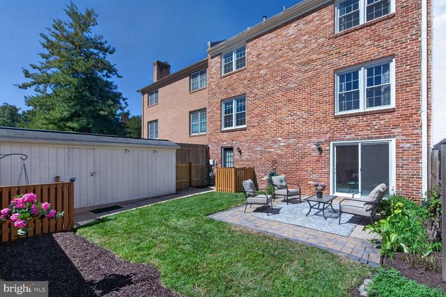 8449 LAKINHURST LN, Springfield, VA 22152