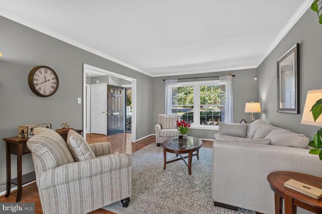 8449 LAKINHURST LN, Springfield, VA 22152