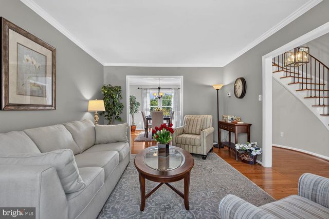 8449 LAKINHURST LN, Springfield, VA 22152