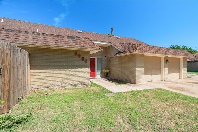 8900 Lansbrook Lane, Oklahoma City, OK 73132