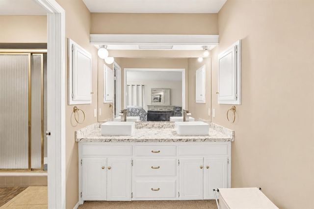 8900 Lansbrook Lane, Oklahoma City, OK 73132