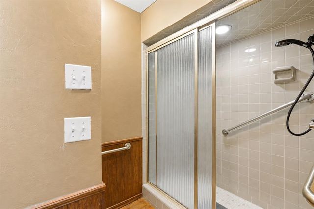 8900 Lansbrook Lane, Oklahoma City, OK 73132