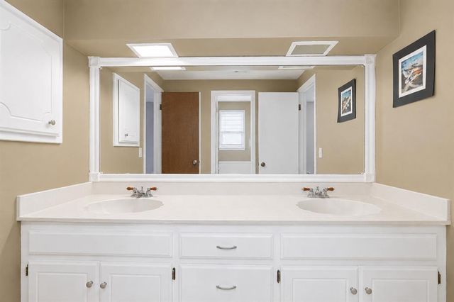 8900 Lansbrook Lane, Oklahoma City, OK 73132