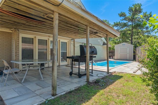 8900 Lansbrook Lane, Oklahoma City, OK 73132