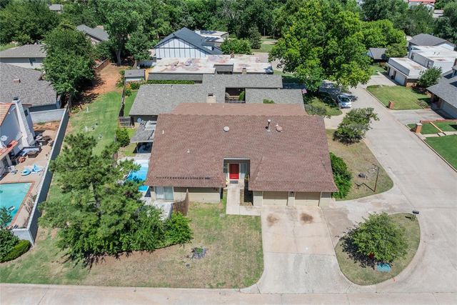 8900 Lansbrook Lane, Oklahoma City, OK 73132