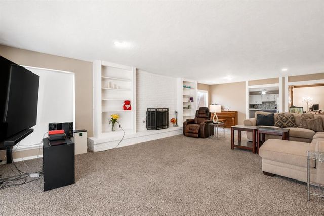 8900 Lansbrook Lane, Oklahoma City, OK 73132