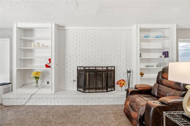 8900 Lansbrook Lane, Oklahoma City, OK 73132