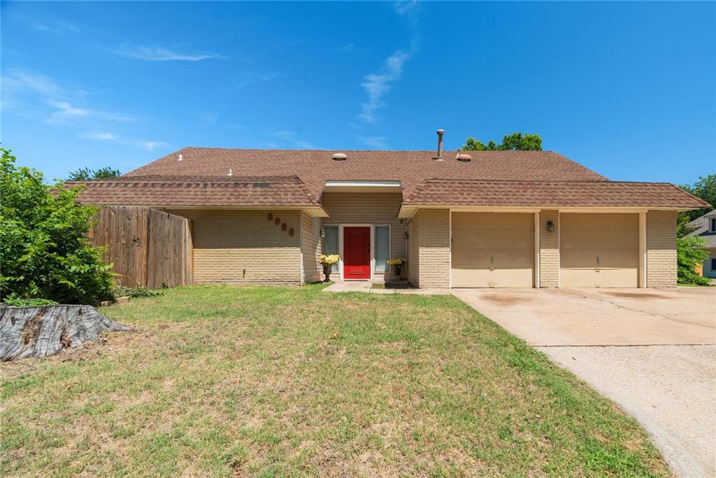 8900 Lansbrook Lane, Oklahoma City, OK 73132