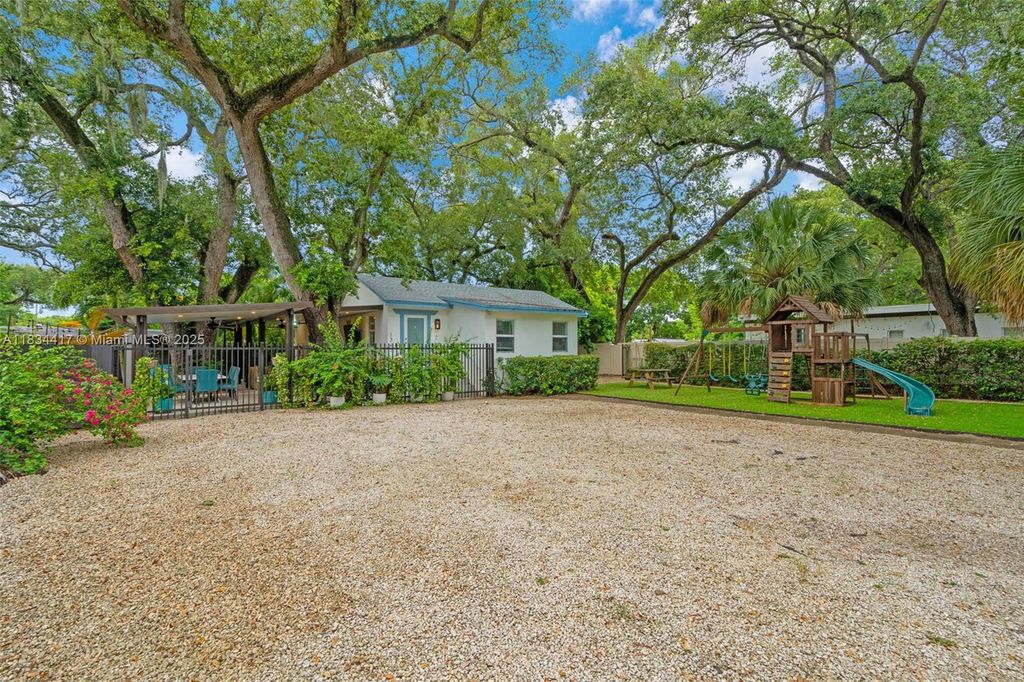 1341 NE 151st St, North Miami Beach, FL 33162