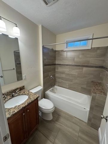 293 Broadway 2R, Methuen, MA 01844