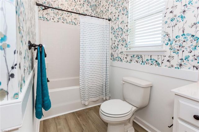 1000 Regal Rd Unit A, Suffolk, VA 23434
