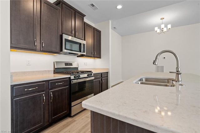 1000 Regal Rd Unit A, Suffolk, VA 23434