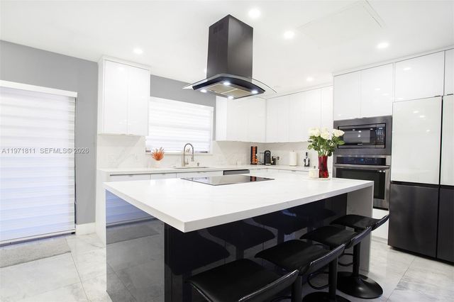 11535 SW 32nd Ln, Miami, FL 33165