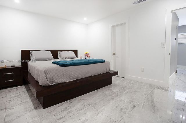 11535 SW 32nd Ln, Miami, FL 33165