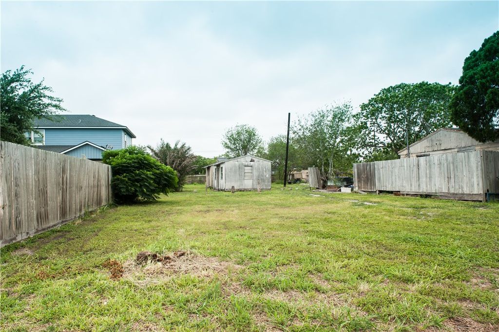 2621 Johanna St, Corpus Christi, TX 78415 — photo 3