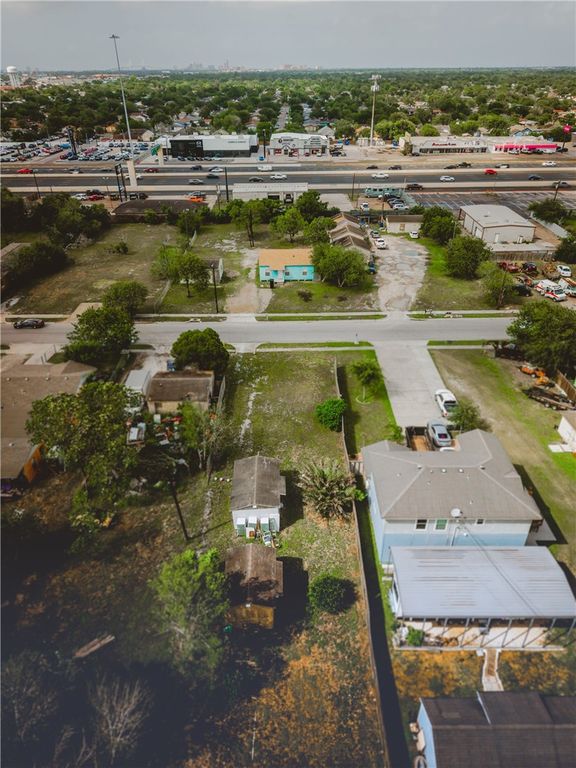 2621 Johanna St, Corpus Christi, TX 78415 — photo 5