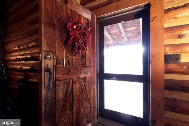 7897 HIGH TAILS DR, Petersburg, PA 16669