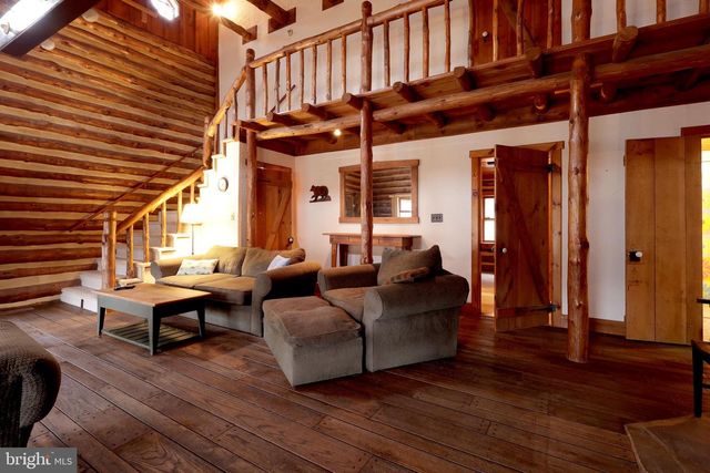 7897 HIGH TAILS DR, Petersburg, PA 16669