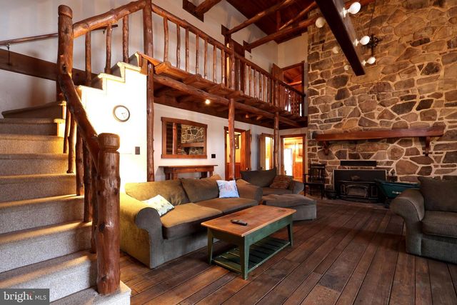 7897 HIGH TAILS DR, Petersburg, PA 16669