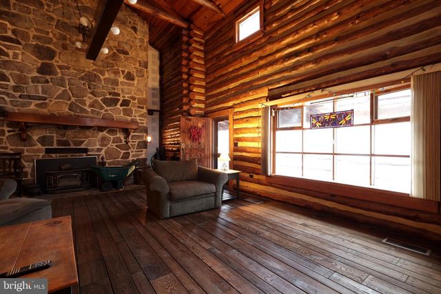 7897 HIGH TAILS DR, Petersburg, PA 16669