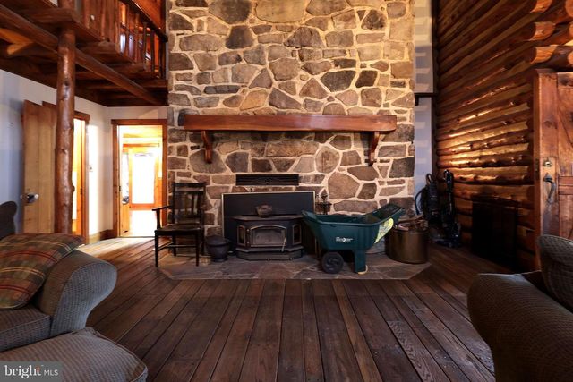 7897 HIGH TAILS DR, Petersburg, PA 16669