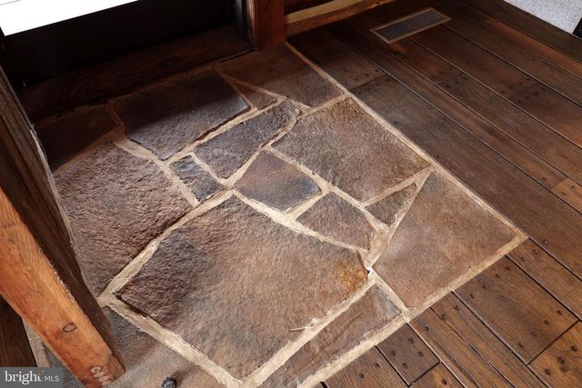 7897 HIGH TAILS DR, Petersburg, PA 16669