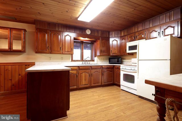 7897 HIGH TAILS DR, Petersburg, PA 16669