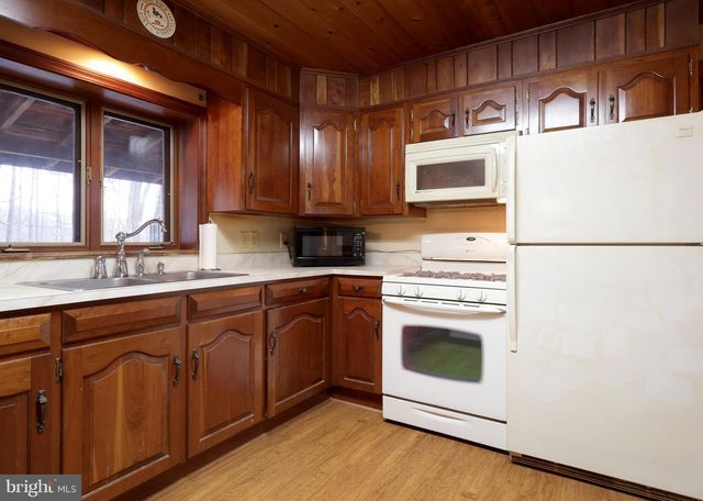 7897 HIGH TAILS DR, Petersburg, PA 16669