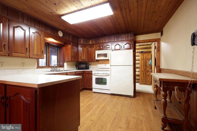 7897 HIGH TAILS DR, Petersburg, PA 16669