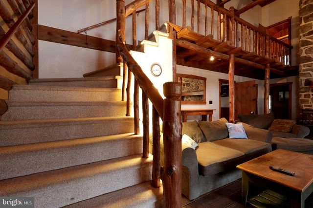 7897 HIGH TAILS DR, Petersburg, PA 16669