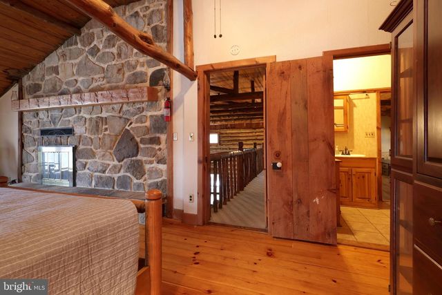 7897 HIGH TAILS DR, Petersburg, PA 16669