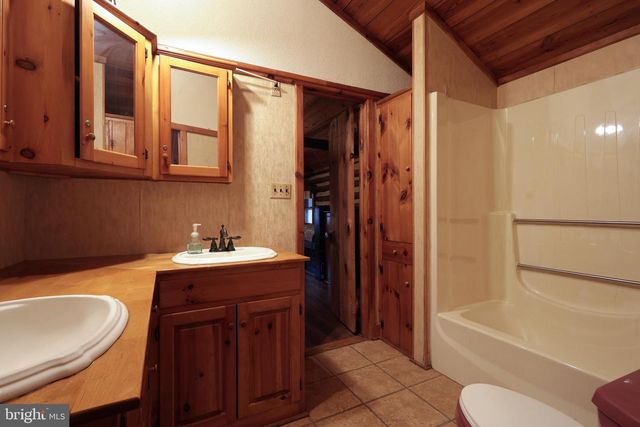 7897 HIGH TAILS DR, Petersburg, PA 16669