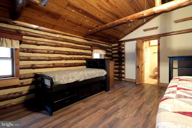 7897 HIGH TAILS DR, Petersburg, PA 16669