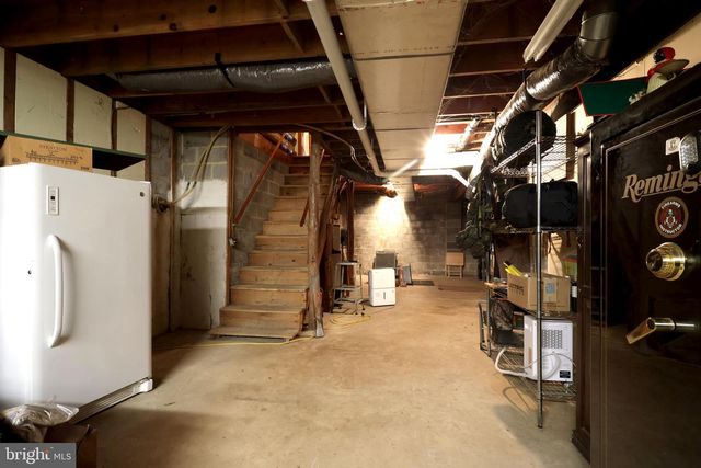 7897 HIGH TAILS DR, Petersburg, PA 16669