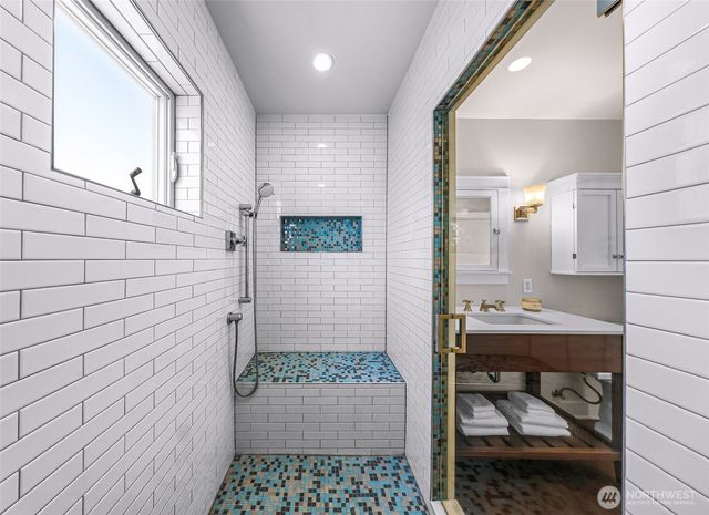 3607 SW Manning Street, Seattle, WA 98126