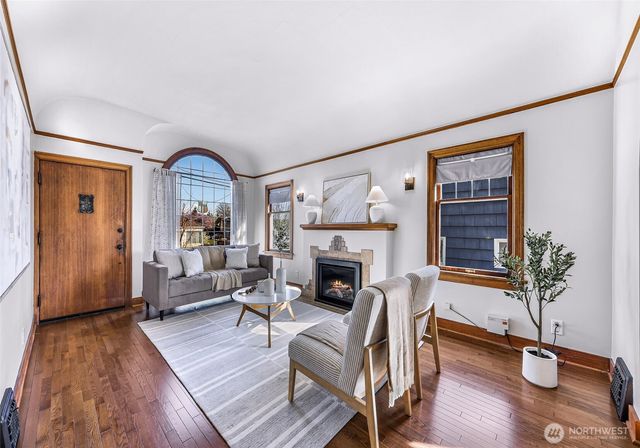 3607 SW Manning Street, Seattle, WA 98126